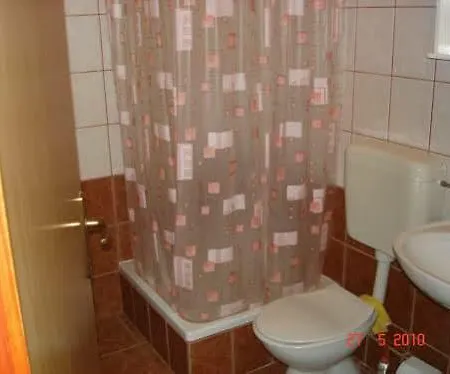 萨娜公寓 Sukošan